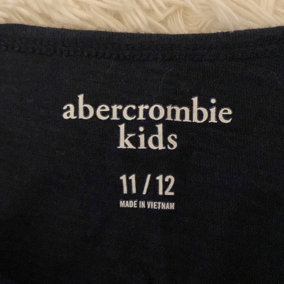 Abercrombie kids cold shoulder shirt - Picture 3 of 3